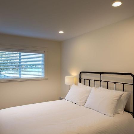 Qualicum Beach Ocean Suites Zewnętrze zdjęcie