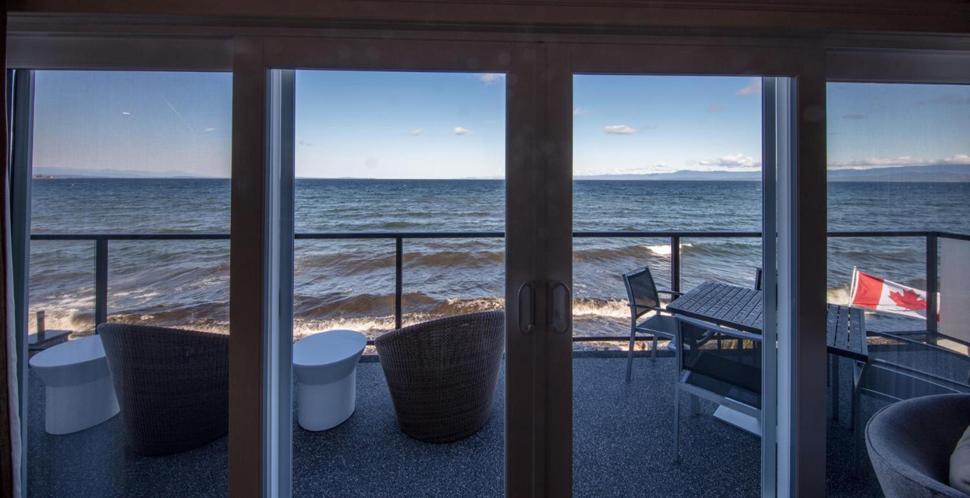 Qualicum Beach Ocean Suites Zewnętrze zdjęcie