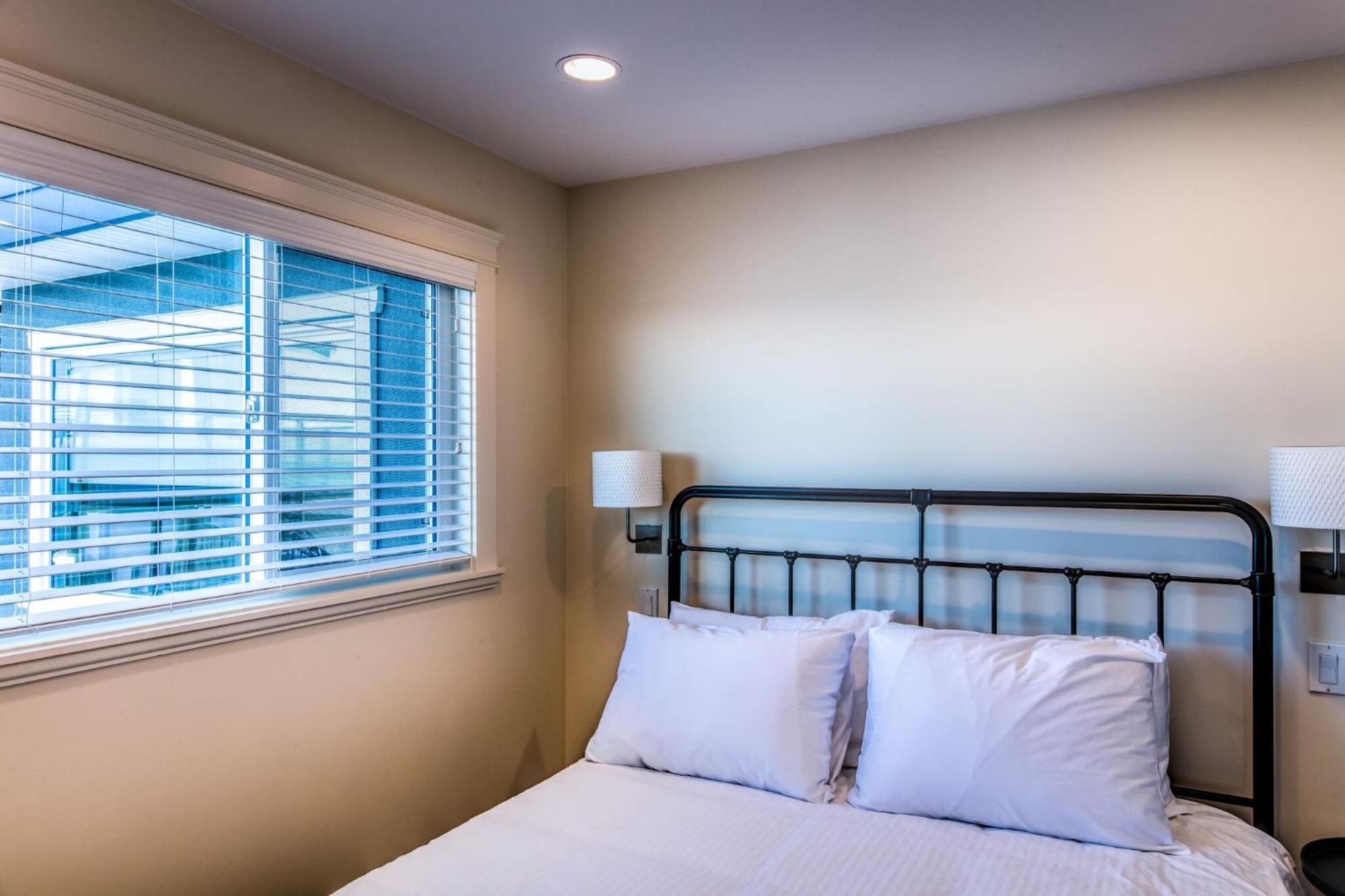 Qualicum Beach Ocean Suites Zewnętrze zdjęcie