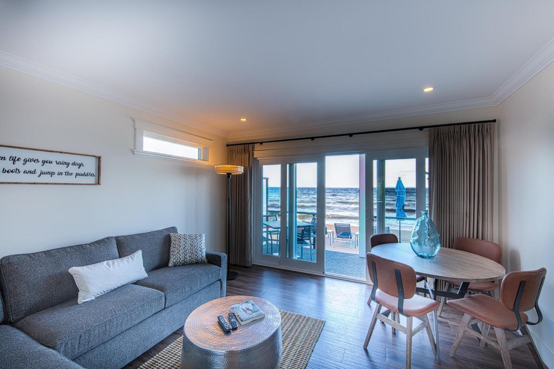 Qualicum Beach Ocean Suites Zewnętrze zdjęcie