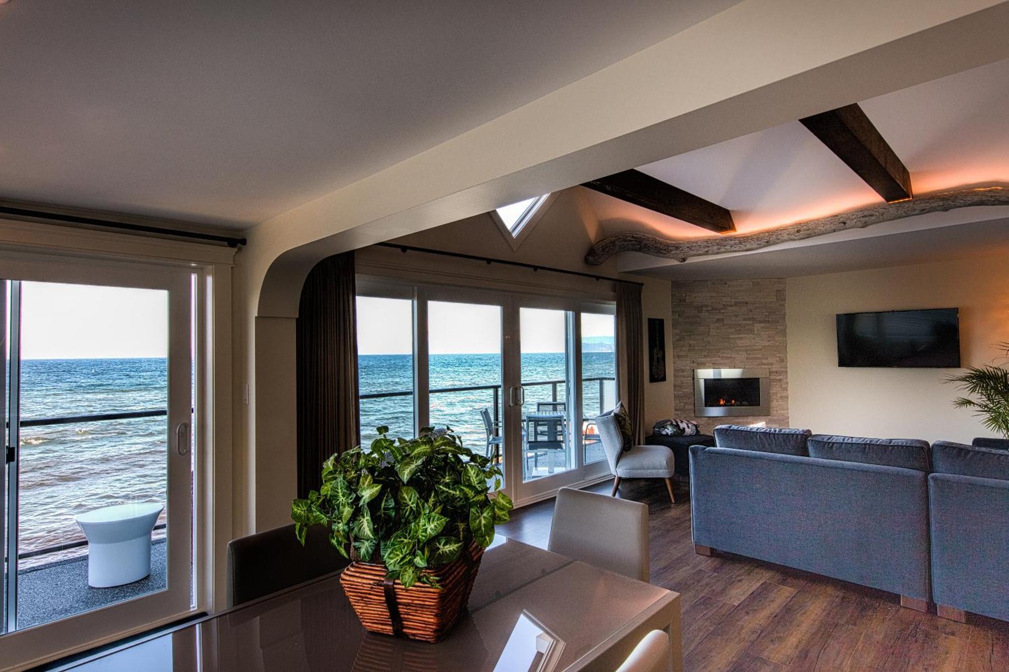 Qualicum Beach Ocean Suites Zewnętrze zdjęcie